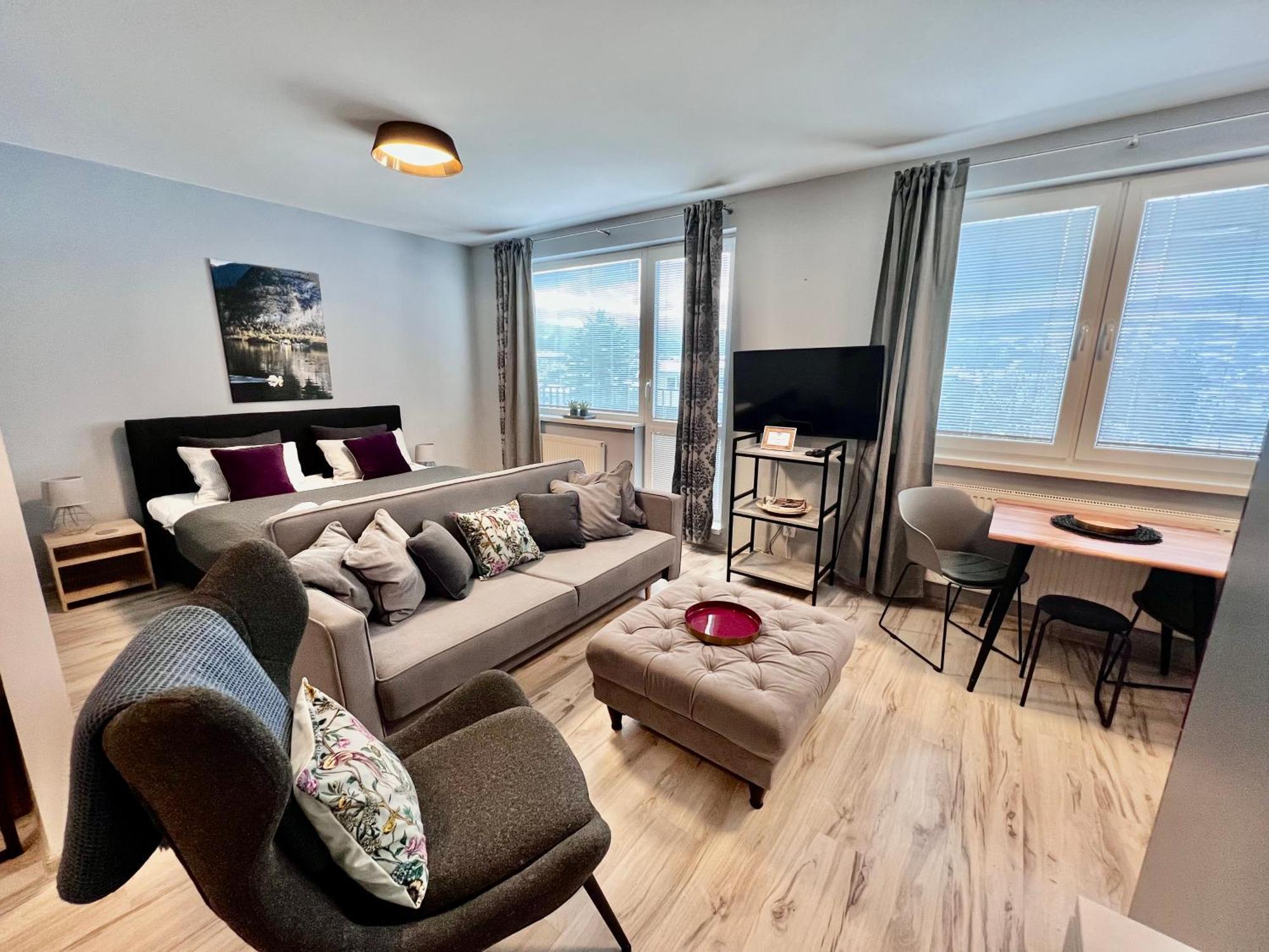 Bl - The Executive Suite, Boru - 24Hr Self Check-In, Free Private Parking, Balcony With Mountain View, 5 Minute Walk To City Center Banská Bystrica Eksteriør bilde