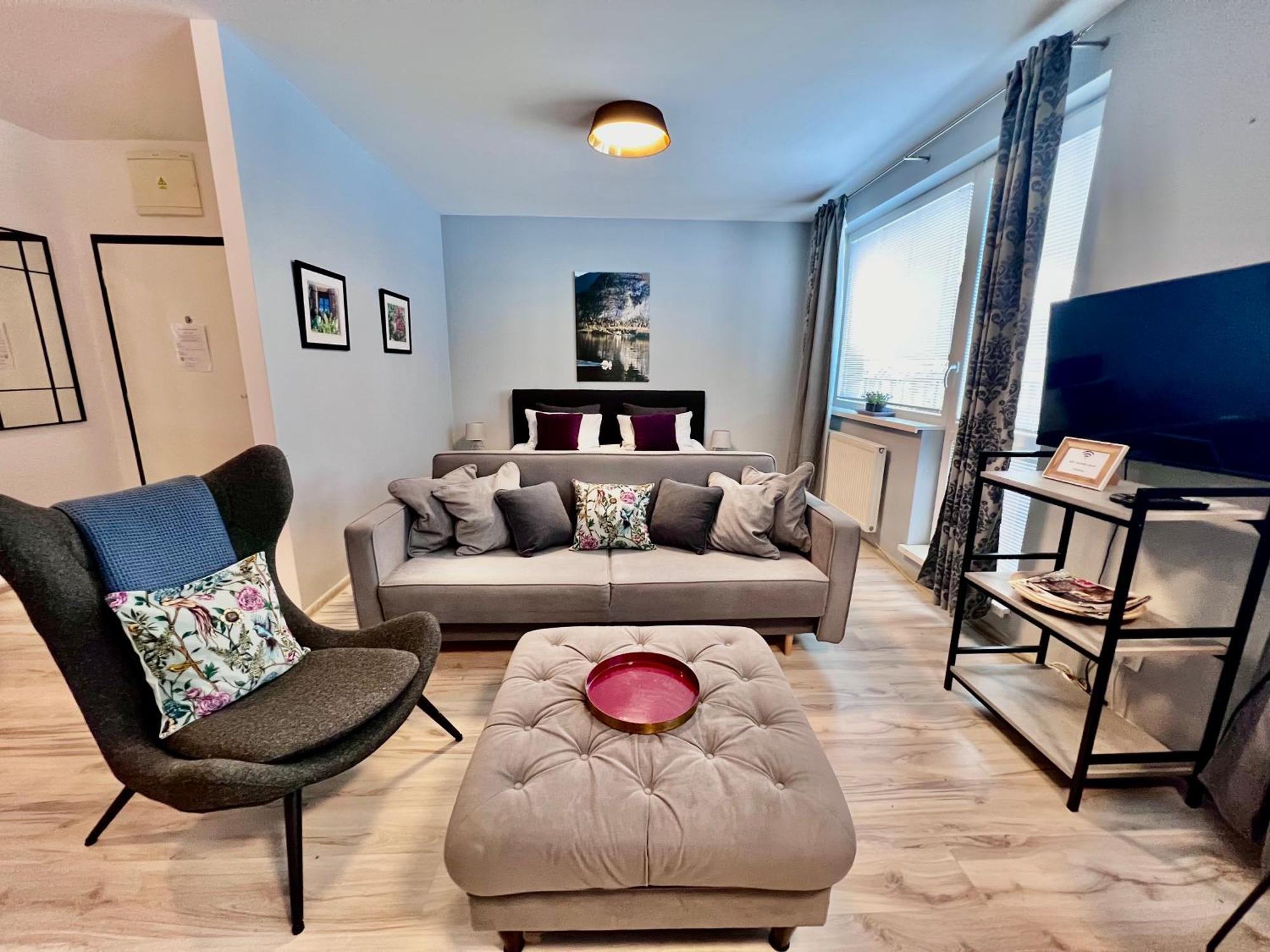 Bl - The Executive Suite, Boru - 24Hr Self Check-In, Free Private Parking, Balcony With Mountain View, 5 Minute Walk To City Center Banská Bystrica Eksteriør bilde