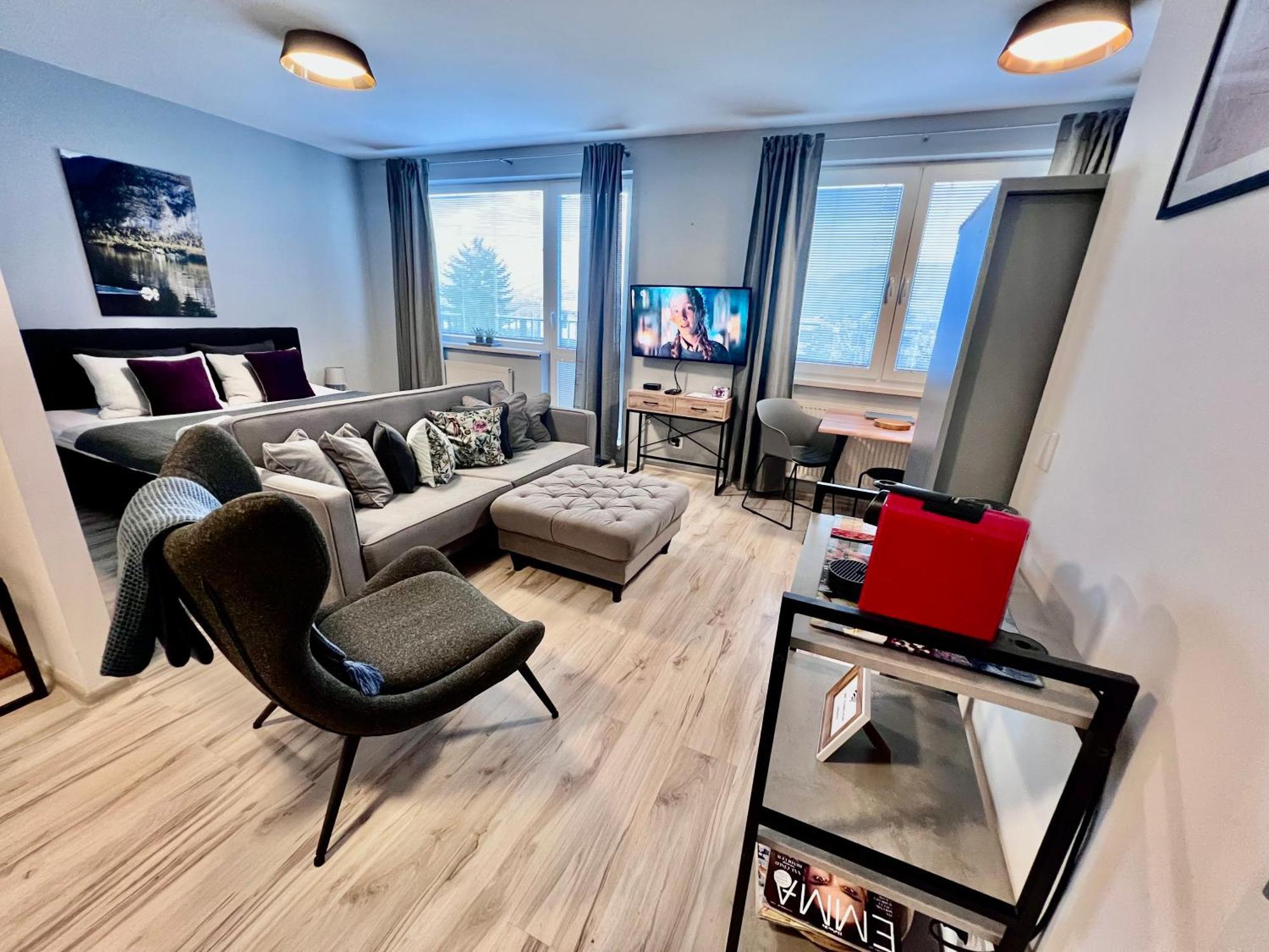 Bl - The Executive Suite, Boru - 24Hr Self Check-In, Free Private Parking, Balcony With Mountain View, 5 Minute Walk To City Center Banská Bystrica Eksteriør bilde